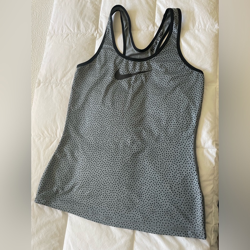 📦 🚚 EVERYTHING MUST GO! Nike Pro Polka Dot Tank | M